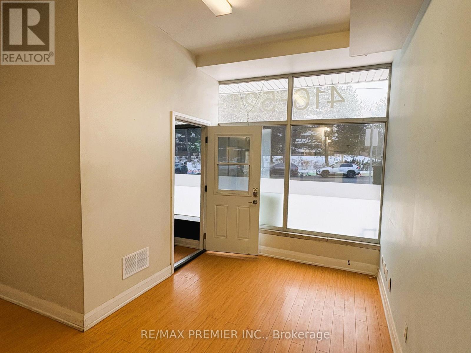 269 SCARLETT ROAD - Photo 2 of 6, Toronto (Rockcliffe-Smythe), Ontario