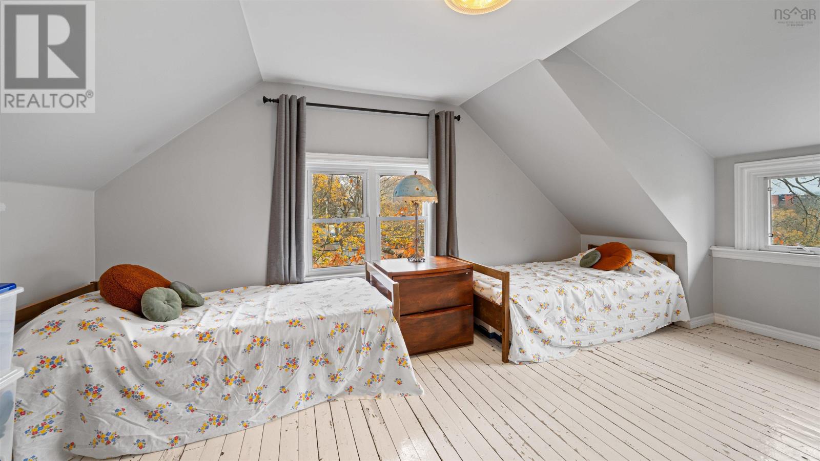 Property 38 of 50 of 132 Prince Albert Road