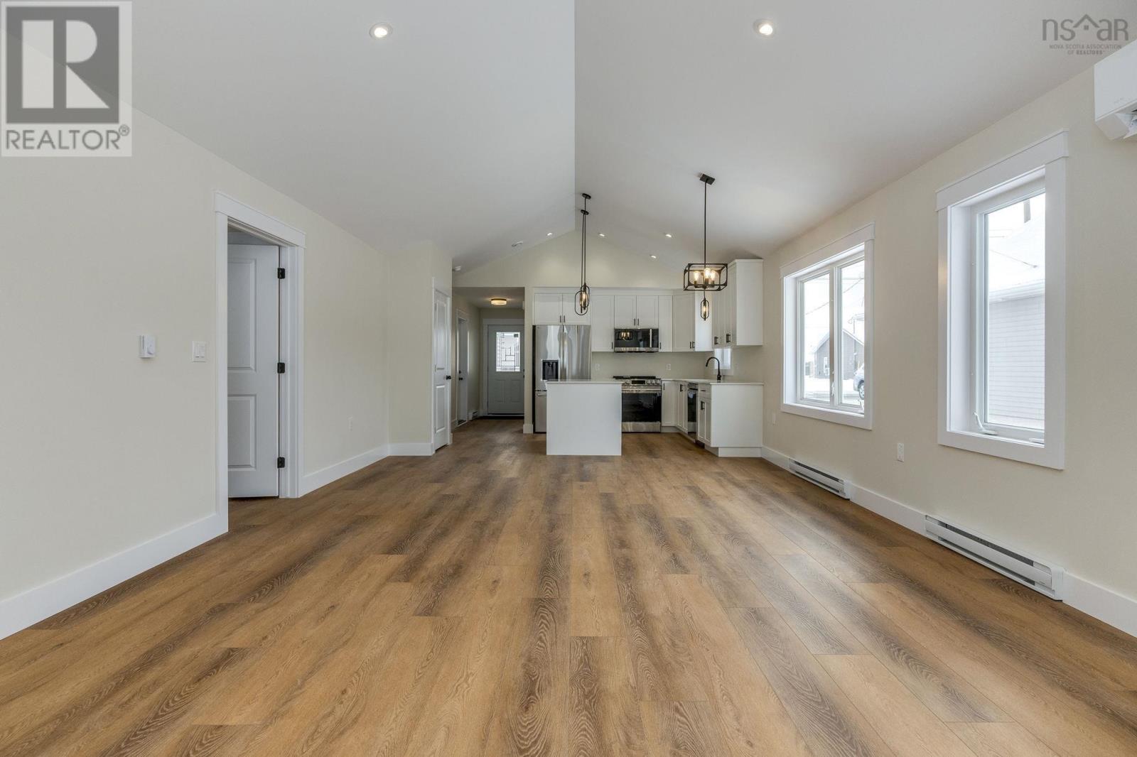 Property 21 of 50 of 44 Amelia Ave