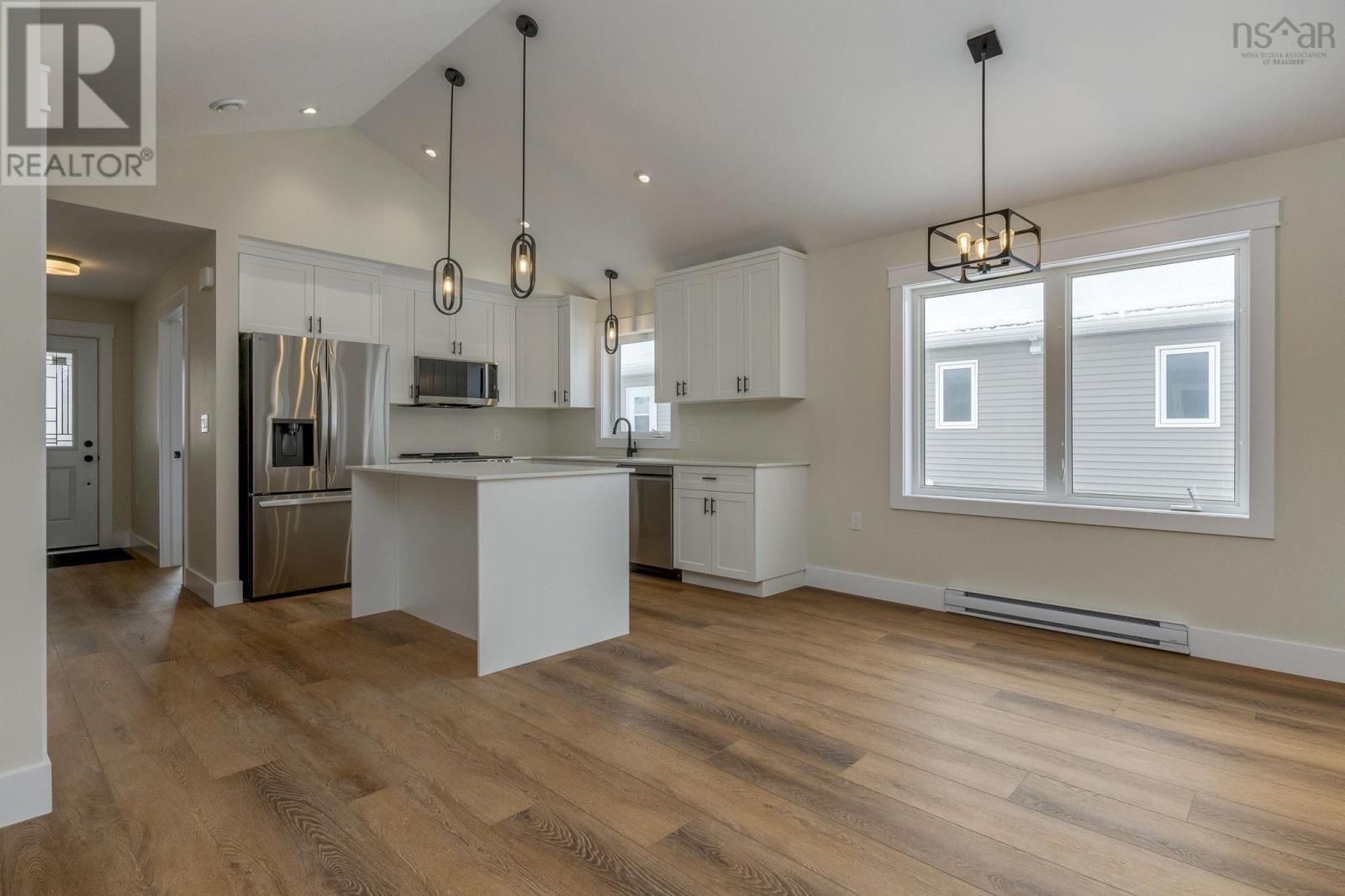 Property 18 of 50 of 44 Amelia Ave