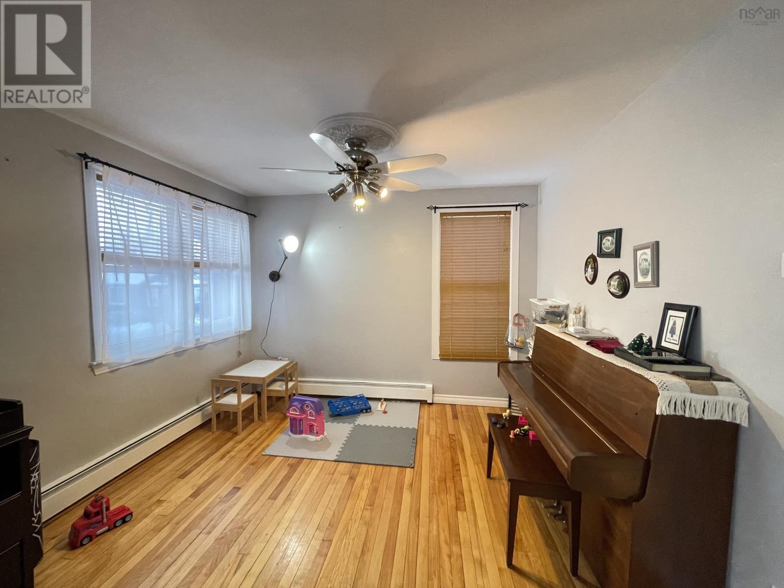 Property 7 of 30 of 19 Norwood Avenue