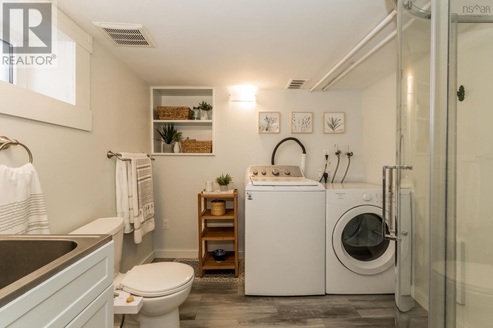 Property 31 of 42 of 159 Pleasant Street