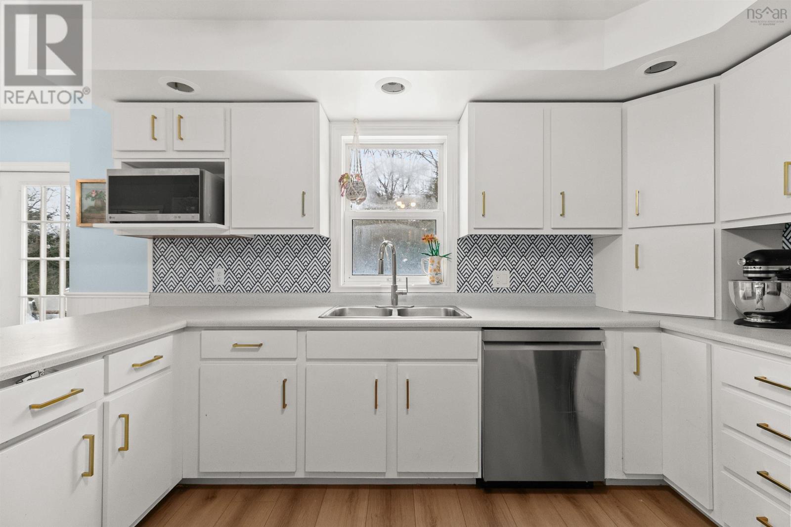 Property 17 of 49 of 9 PACIFIC Avenue