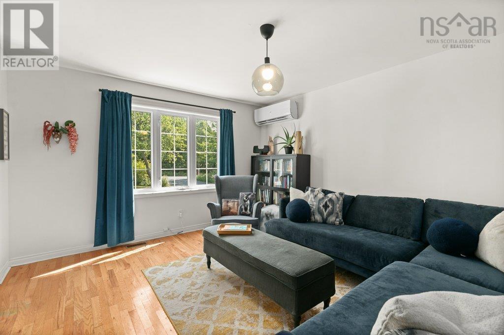 Property 14 of 49 of 9 PACIFIC Avenue