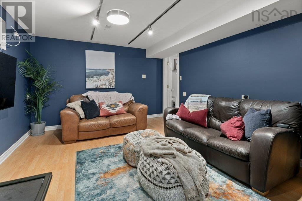 Property 38 of 49 of 9 PACIFIC Avenue