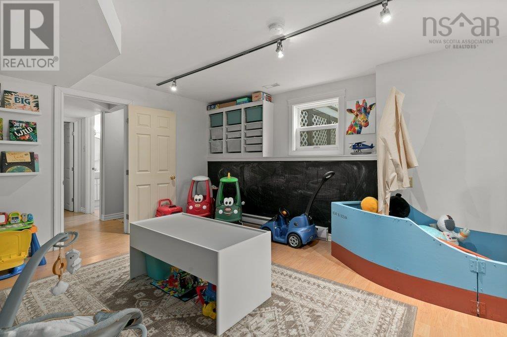 Property 39 of 49 of 9 PACIFIC Avenue