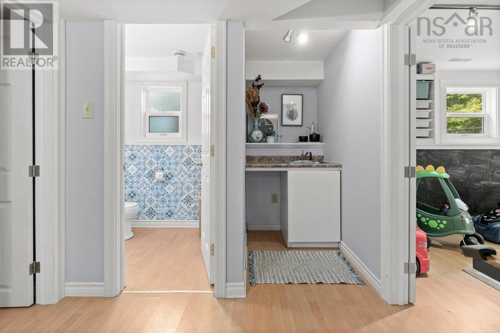 Property 41 of 49 of 9 PACIFIC Avenue