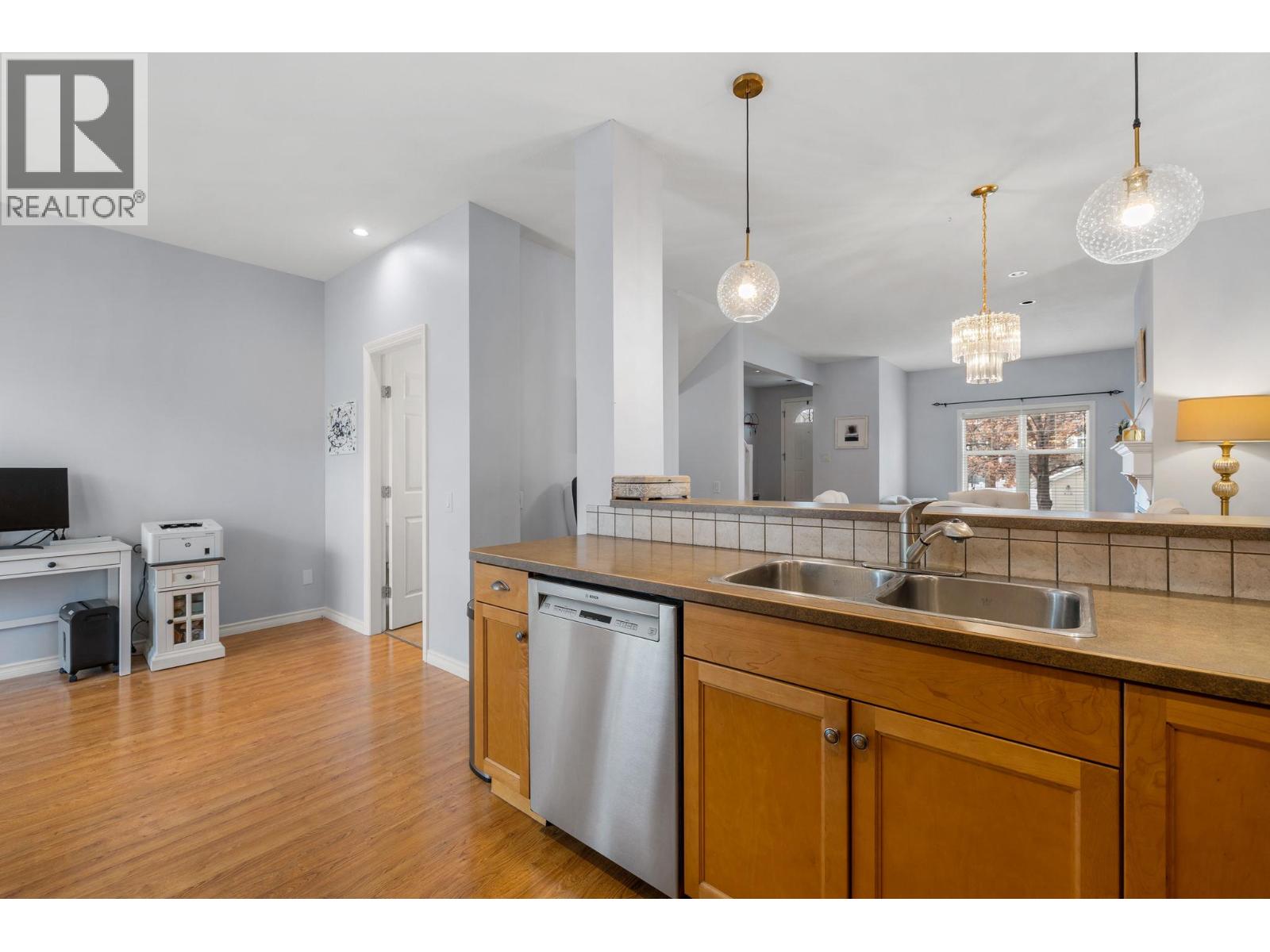 6 380 Providence Avenue, Kelowna