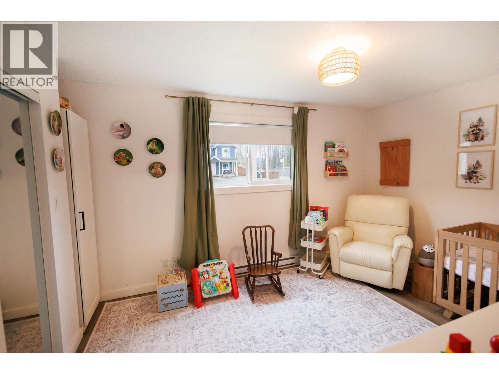 4638 GRAHAM Avenue, Terrace