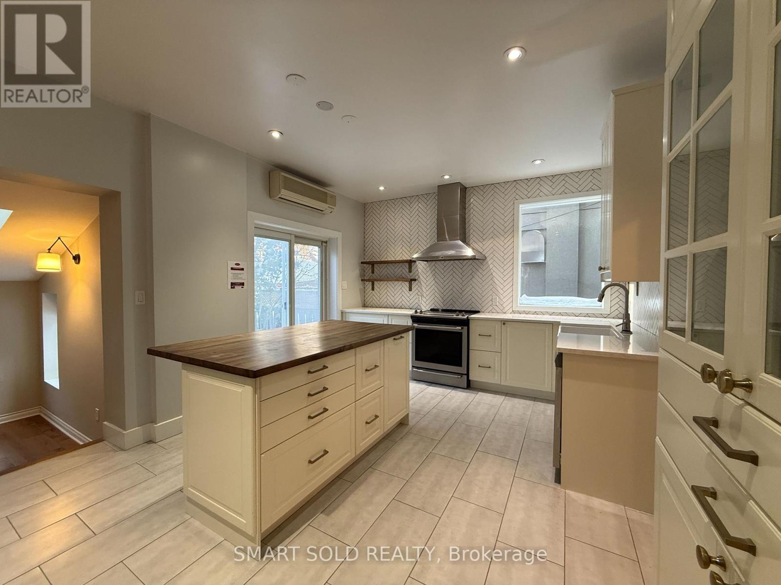 555 MARKHAM STREET - Photo 4 of 21, Toronto (Palmerston-Little Italy), Ontario