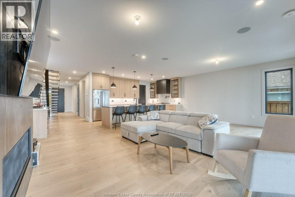 1512 Goodview AVENUE - 18