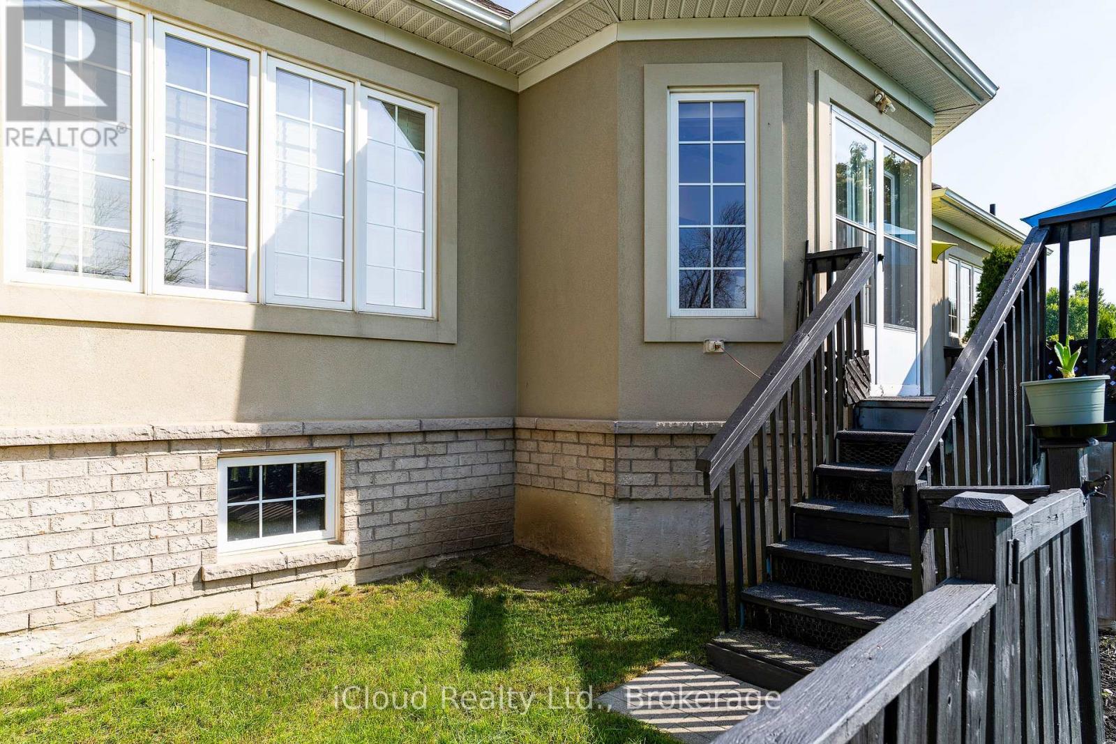 17 MAPLE DRIVE - 21