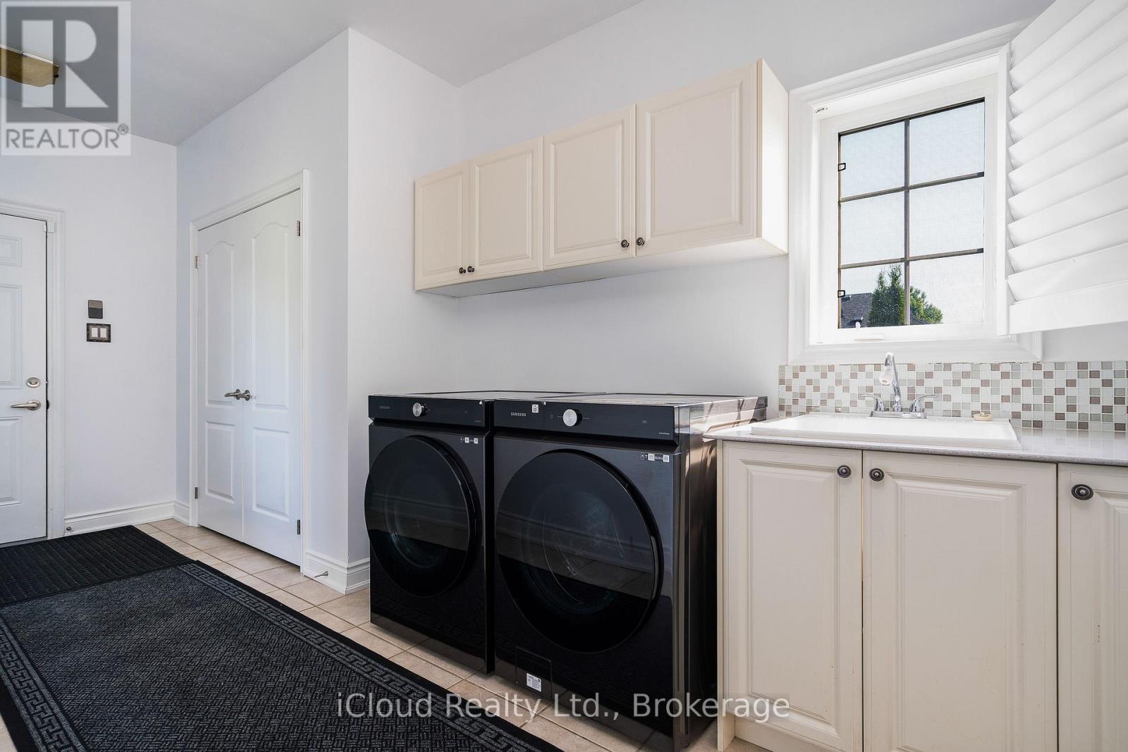 17 MAPLE DRIVE - 32