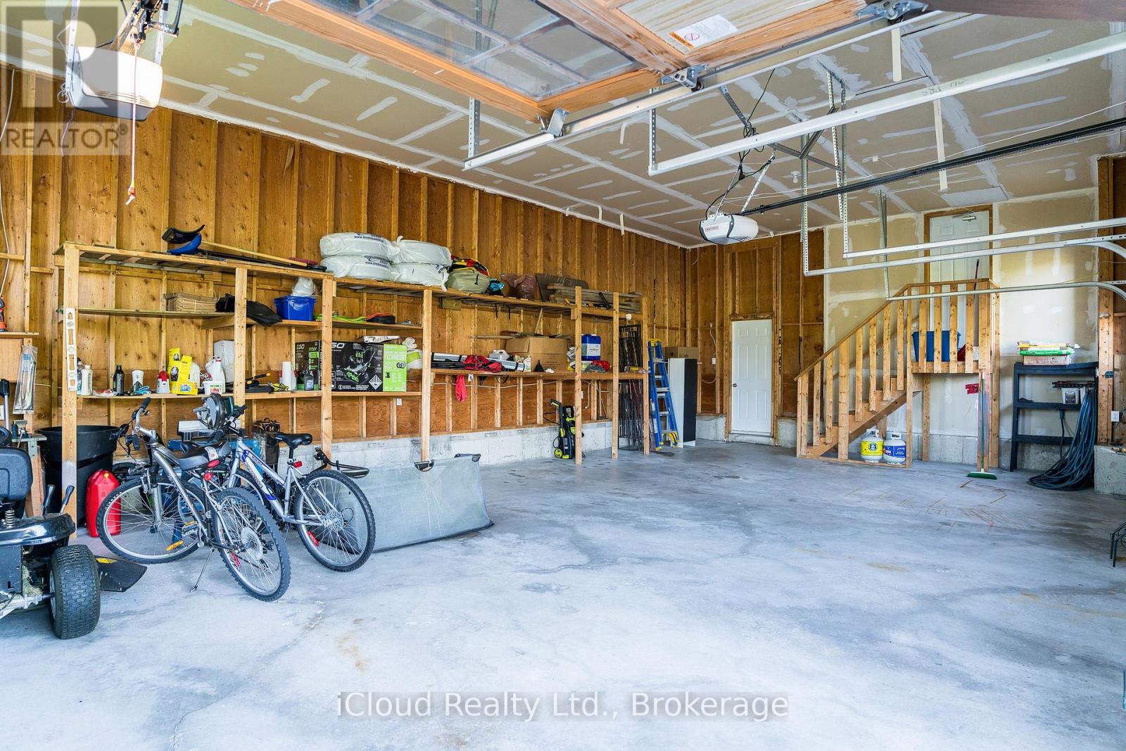 17 MAPLE DRIVE - 46