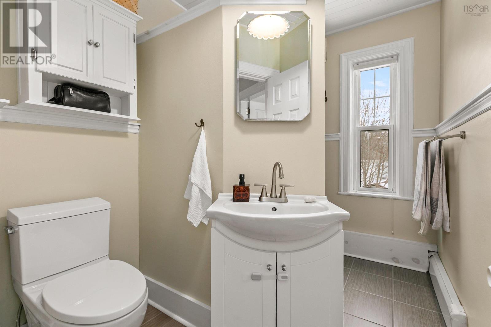 Property 27 of 33 of 24 Thompson Street