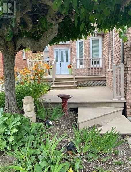 7 WINTERBERRY DRIVE - Photo 3 of 41, Whitby (Rolling Acres), Ontario