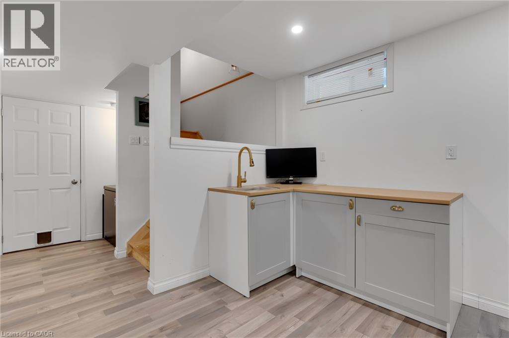 147 BROWN Street - 42