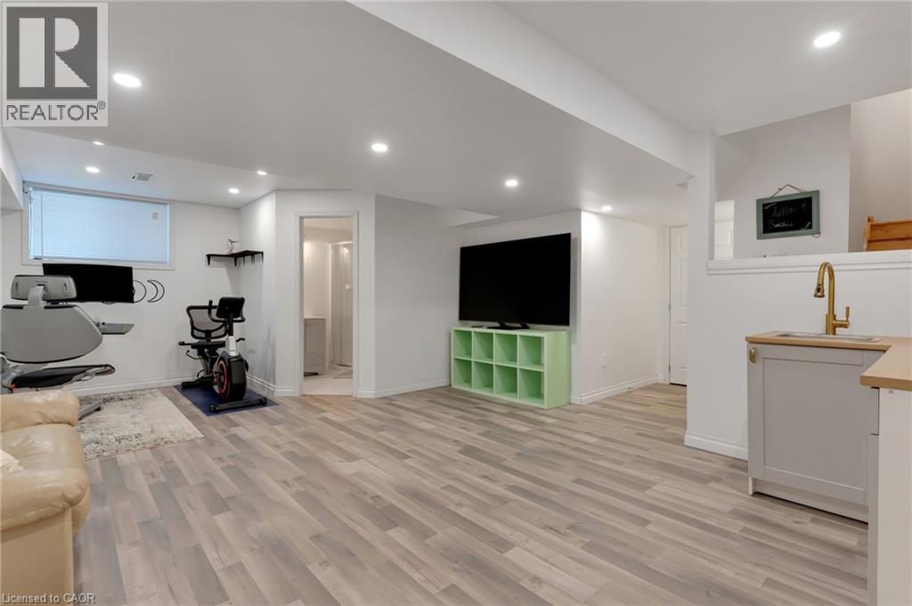 147 BROWN Street - 45