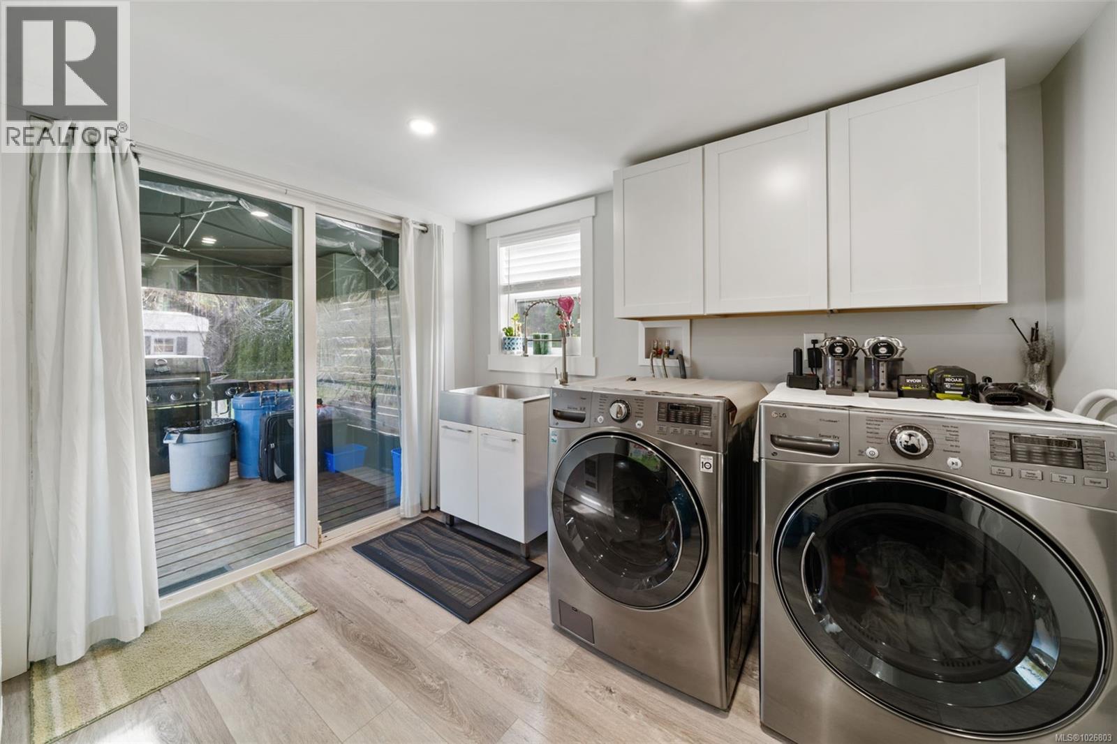  450 Obed Avenue, Saanich