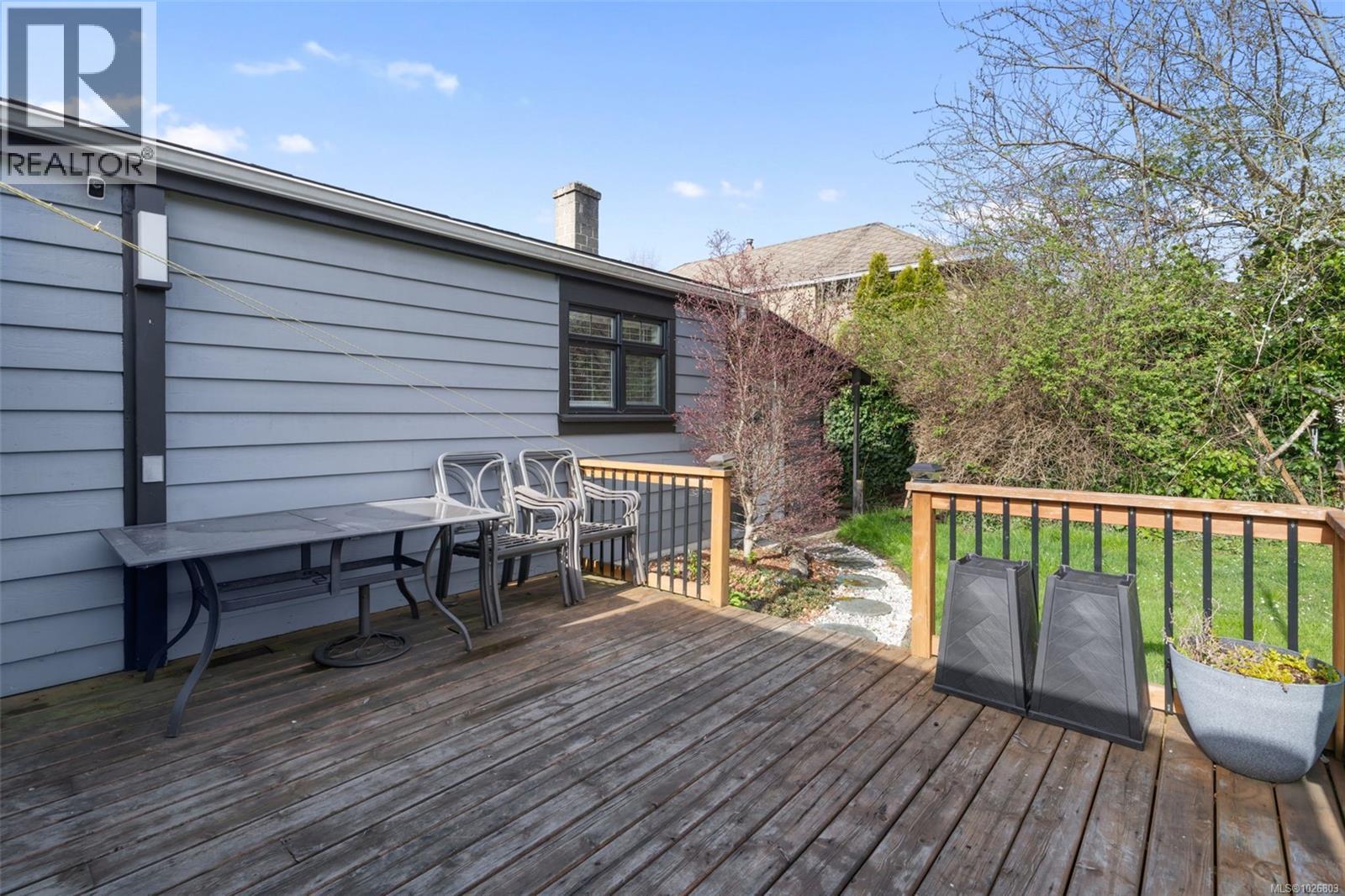  450 Obed Avenue, Saanich