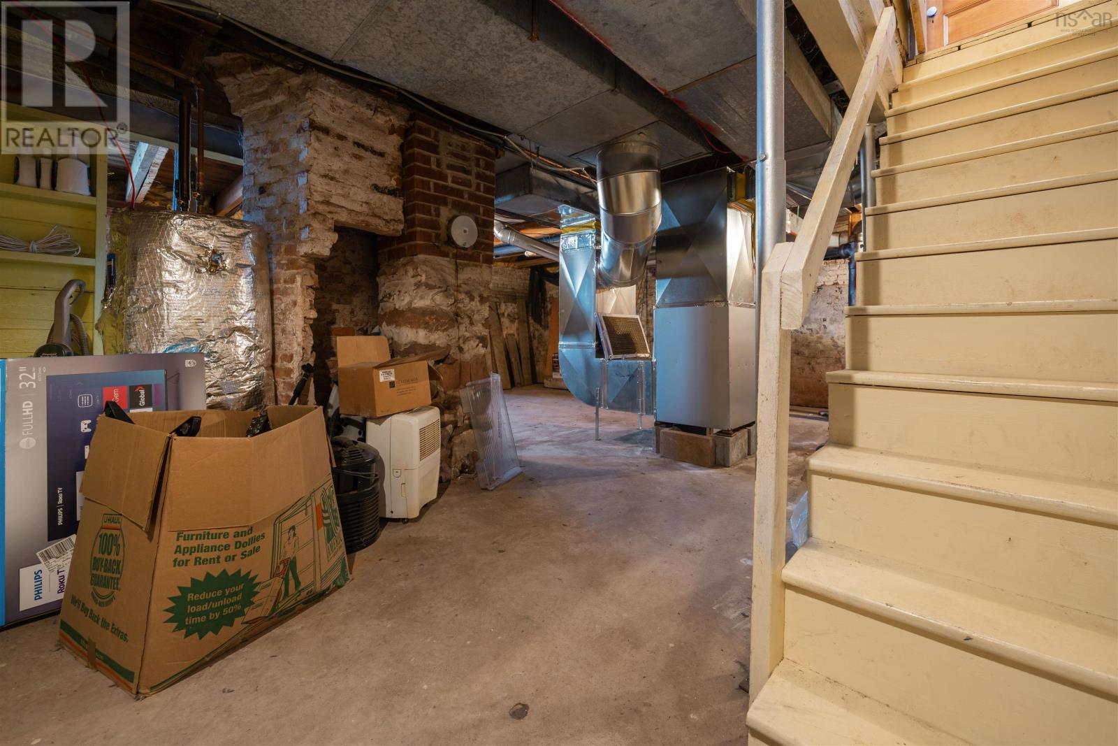 Property 47 of 50 of 251 Victoria Street E