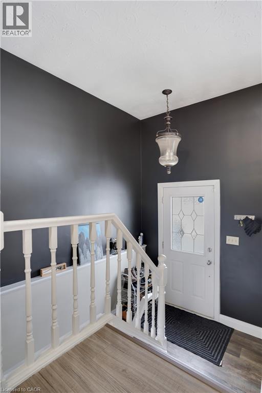 74 BAKERSFIELD photo 4