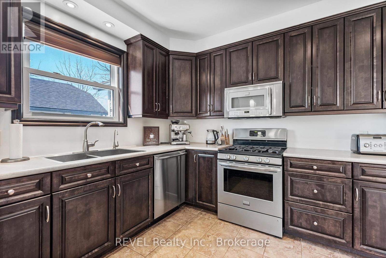 11618 BURNABY ROAD - 8