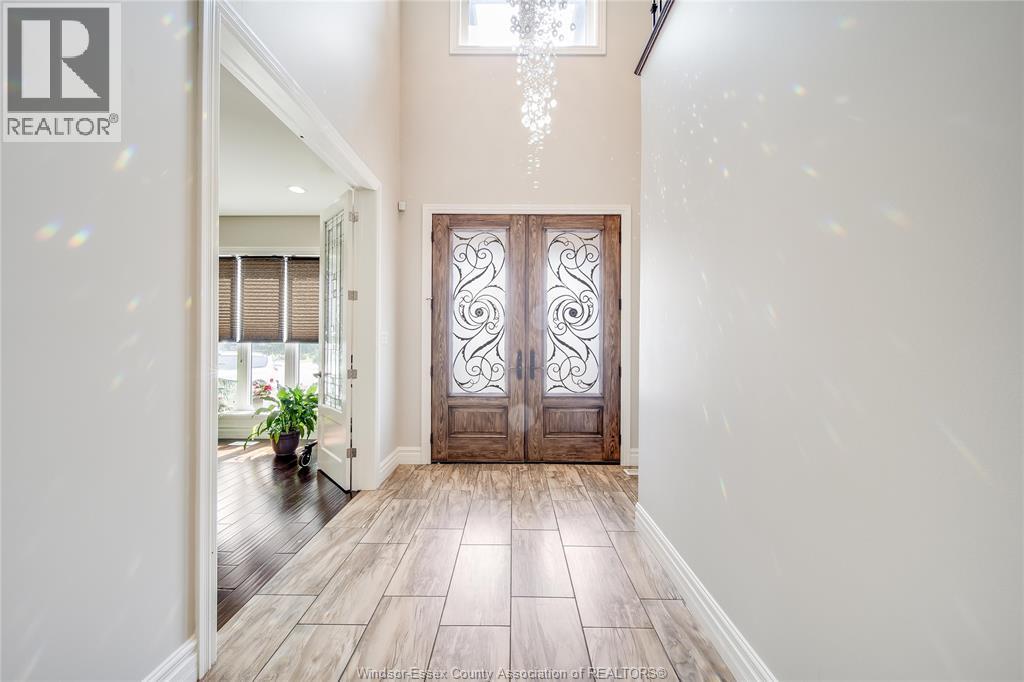 220 SELINA - Photo 3 of 50, Lakeshore, Ontario