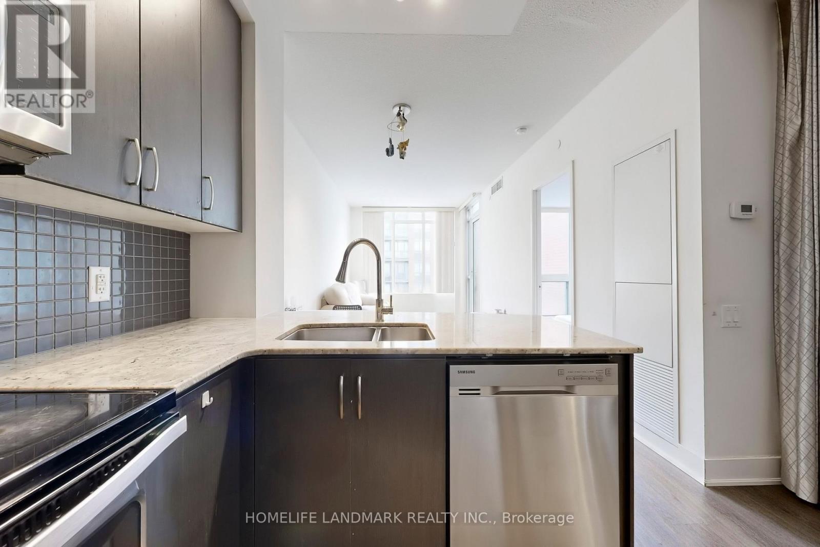 #513 7608 YONGE STREET - 21