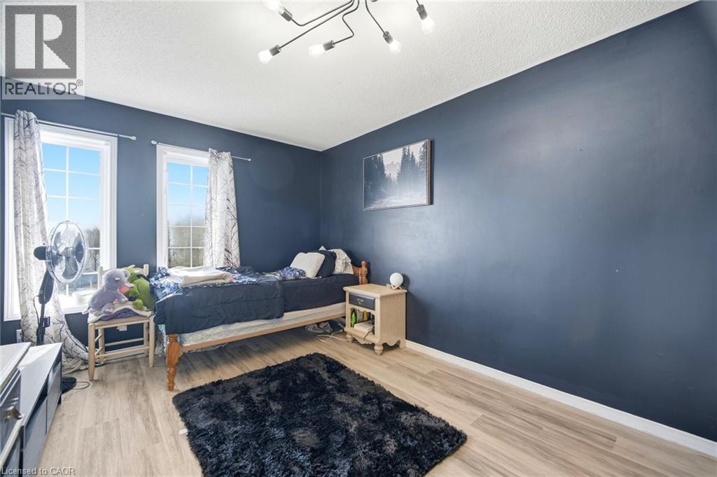 6945 GRACEFIELD DRIVE - 33
