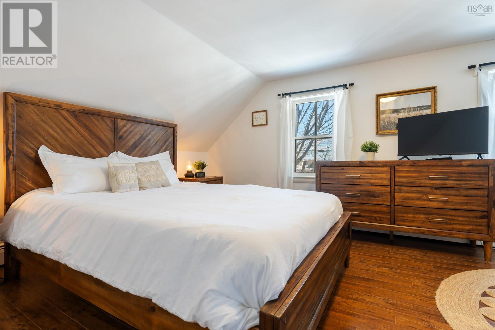 Property 33 of 49 of 8671 Highway 2