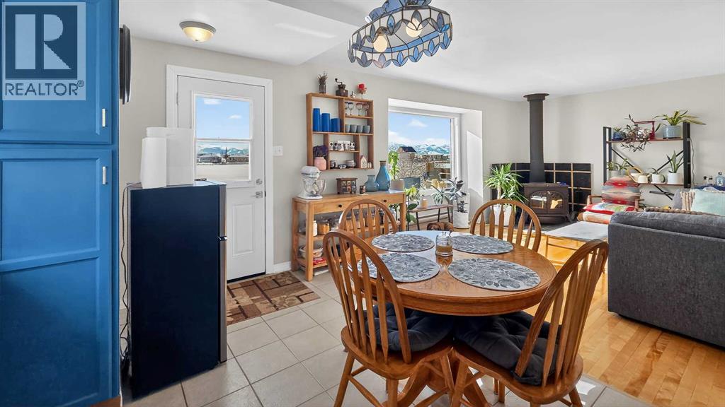 
          11 Mountain Vista Drive
            <br/>
            <span>Hill Spring</span>
            , 
            <span>AB</span>
             <span>T0K1E0</span>
         - Photo 9