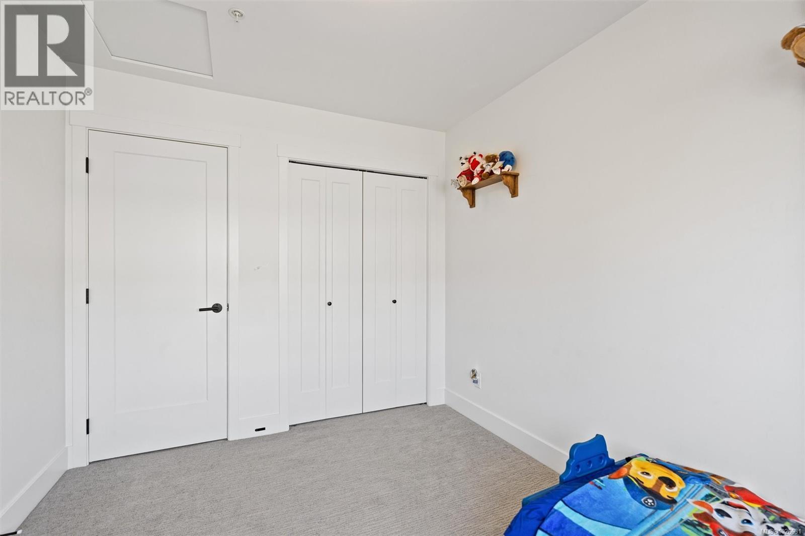 #68 255 CASPIAN DR - 14