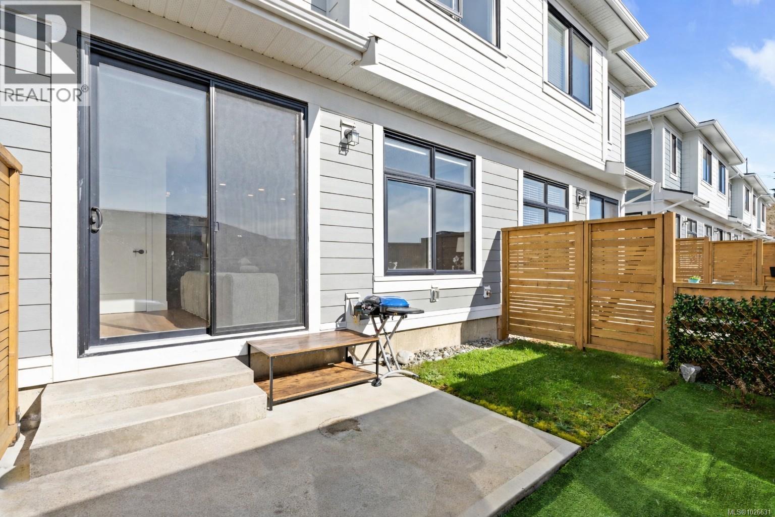 #68 255 CASPIAN DR - 17