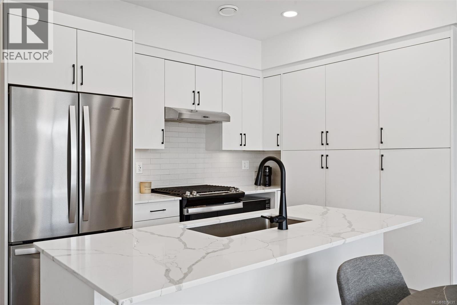 #68 255 CASPIAN DR - 28