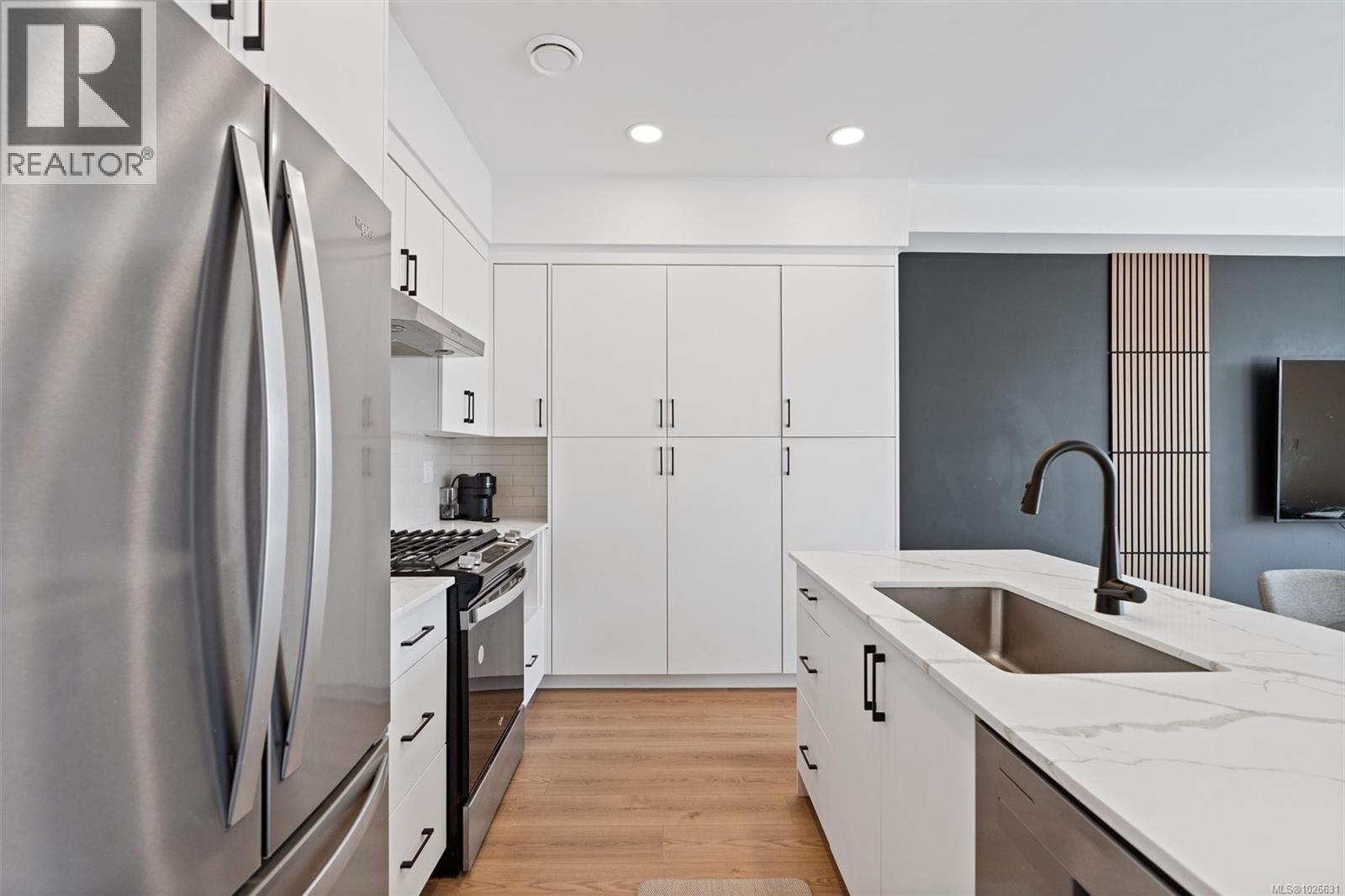 #68 255 CASPIAN DR - 29