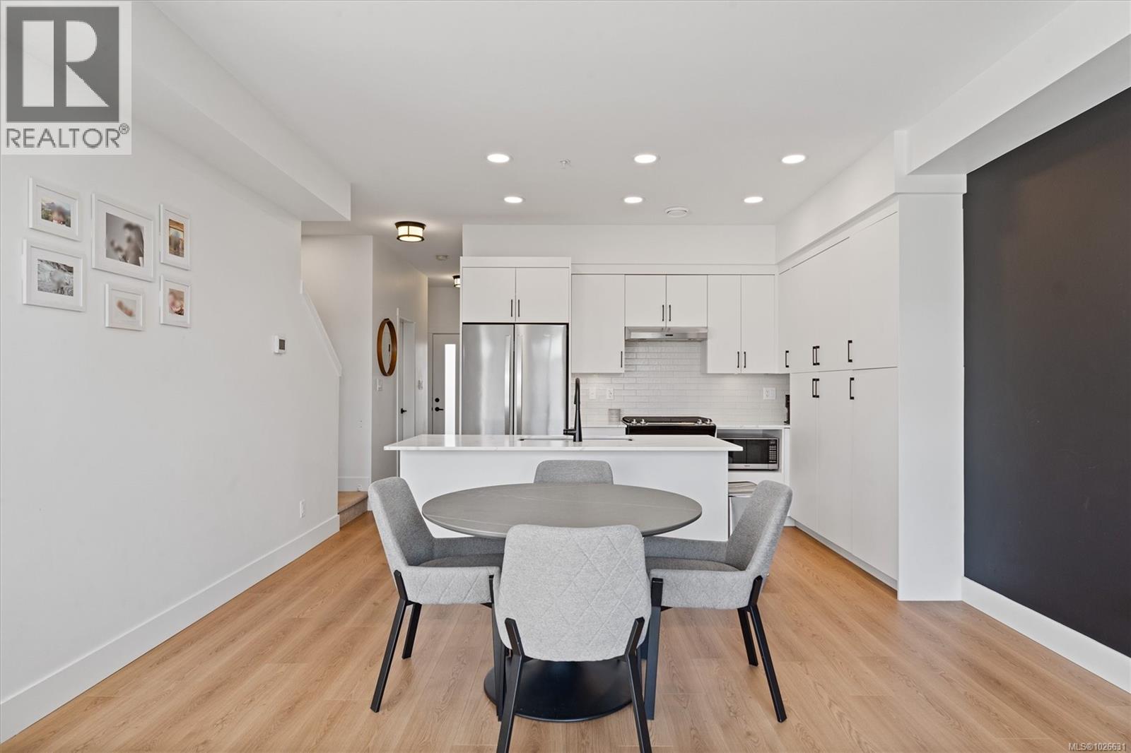 #68 255 CASPIAN DR - 31