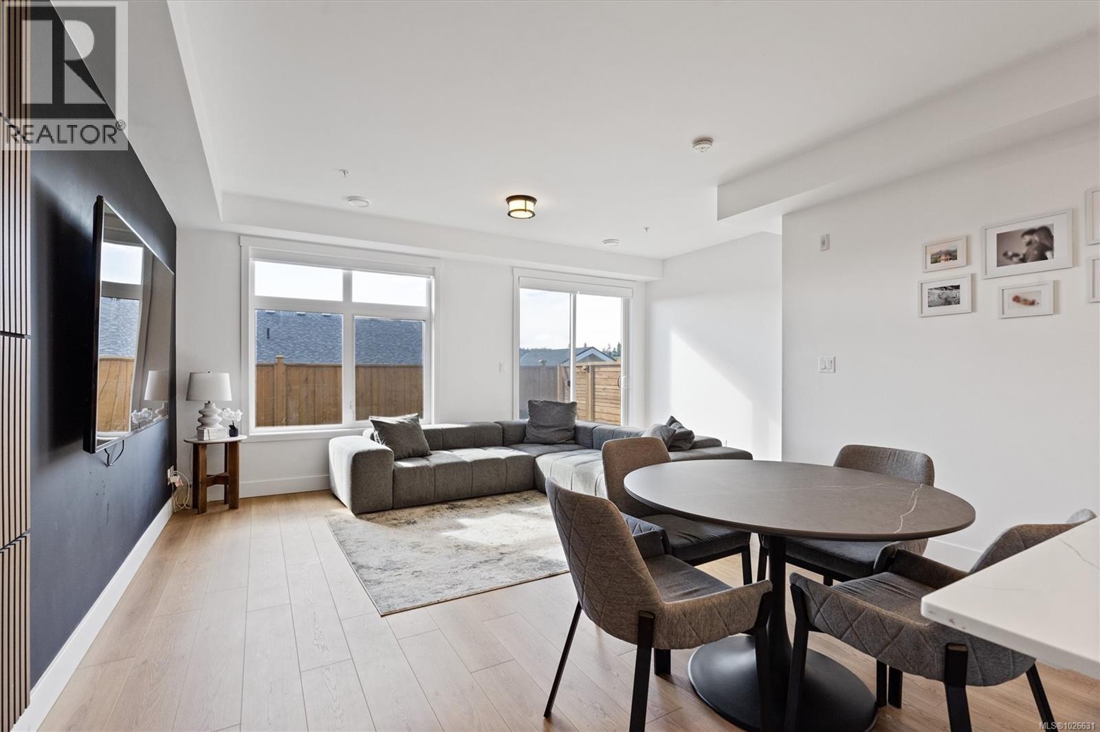 #68 255 CASPIAN DR - 33