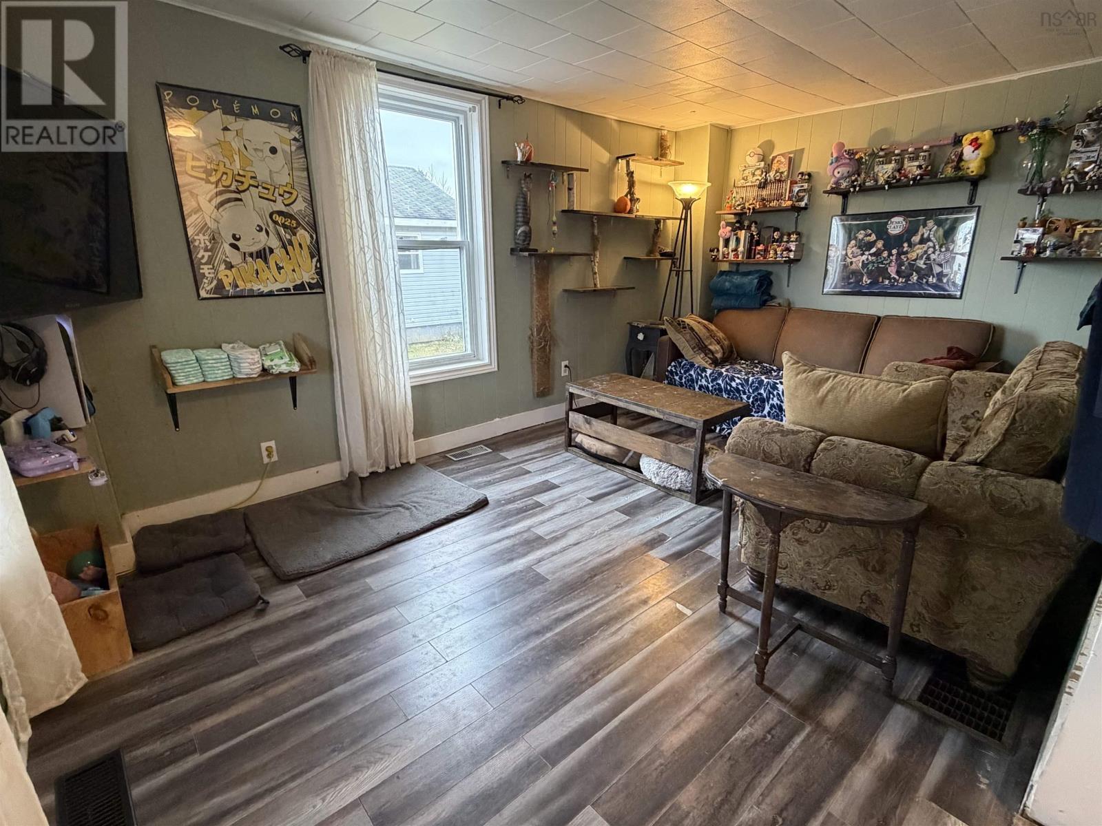 Property 2 of 20 of 2149 Cowan Street