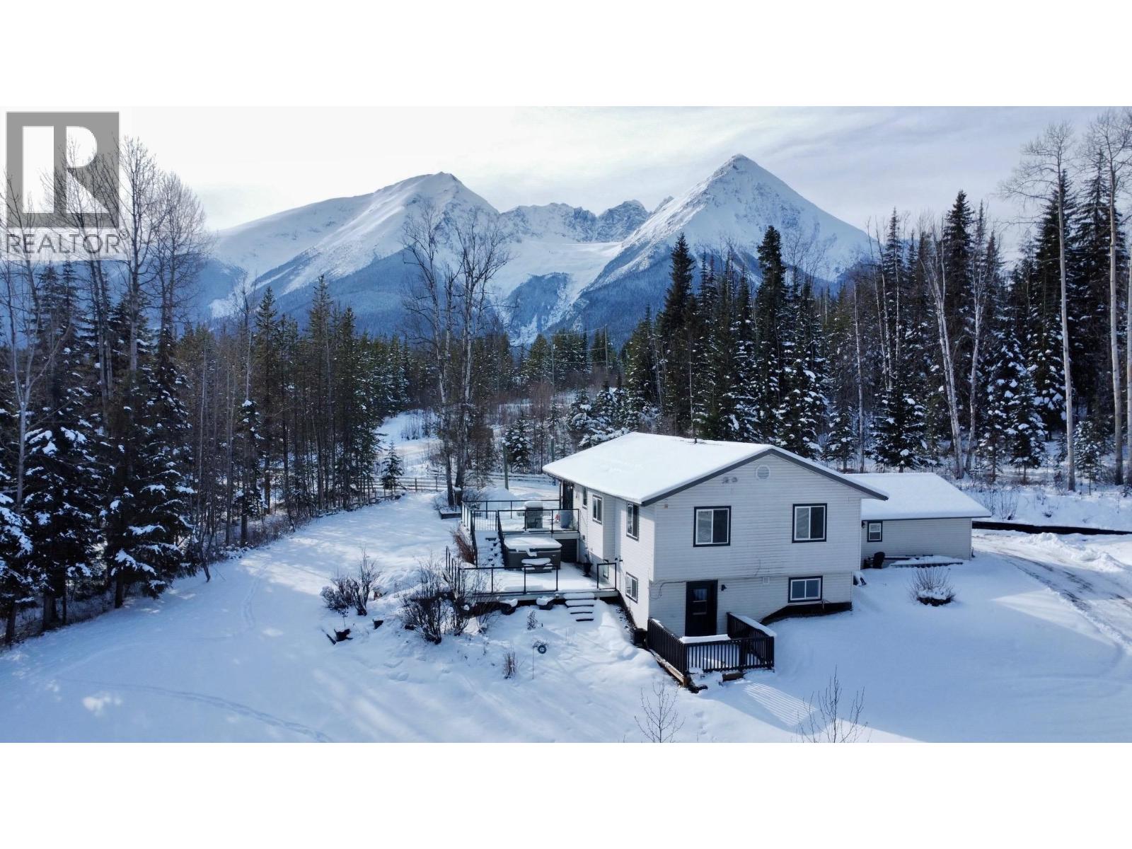 9670 HORLINGS Road, Smithers