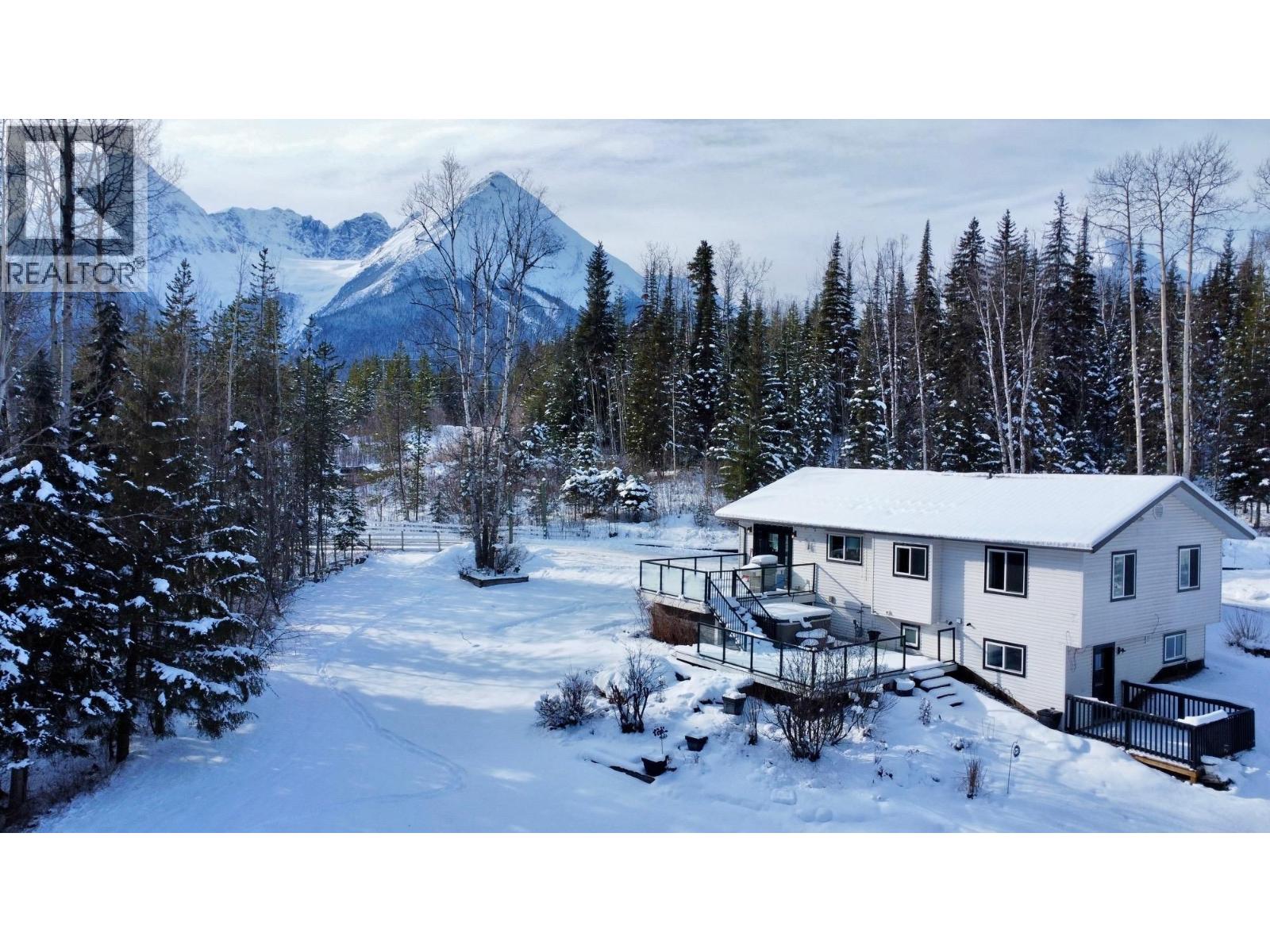 9670 HORLINGS Road, Smithers