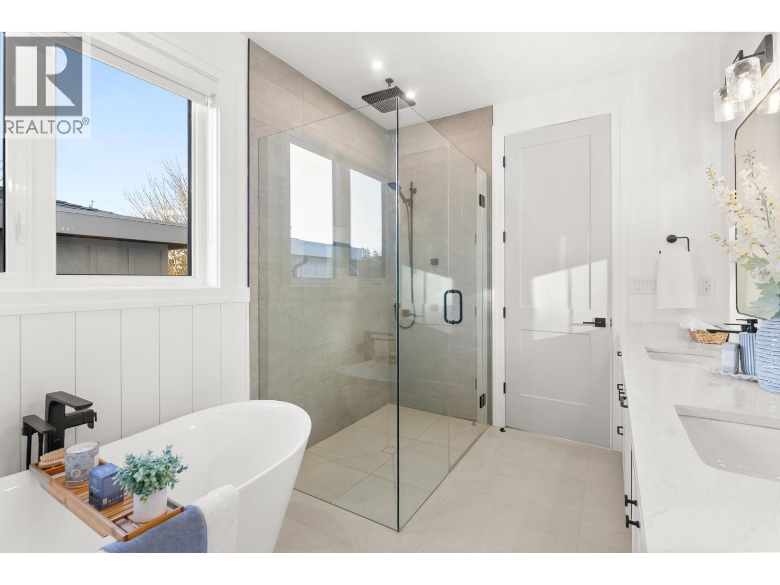 245 66 STREET, Delta