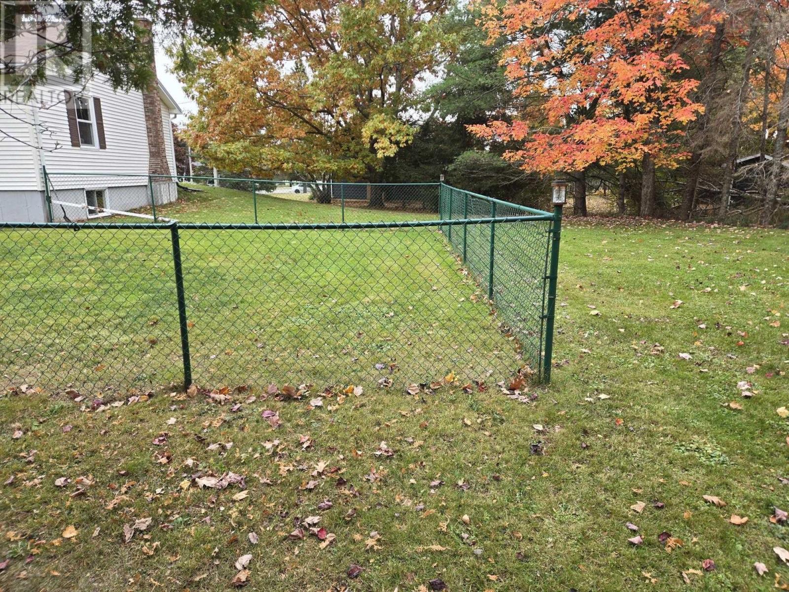 Property 26 of 30 of 49 Second Court