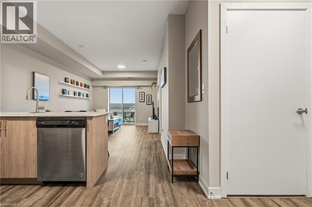 16 MARKLE Unit 413 photo 2