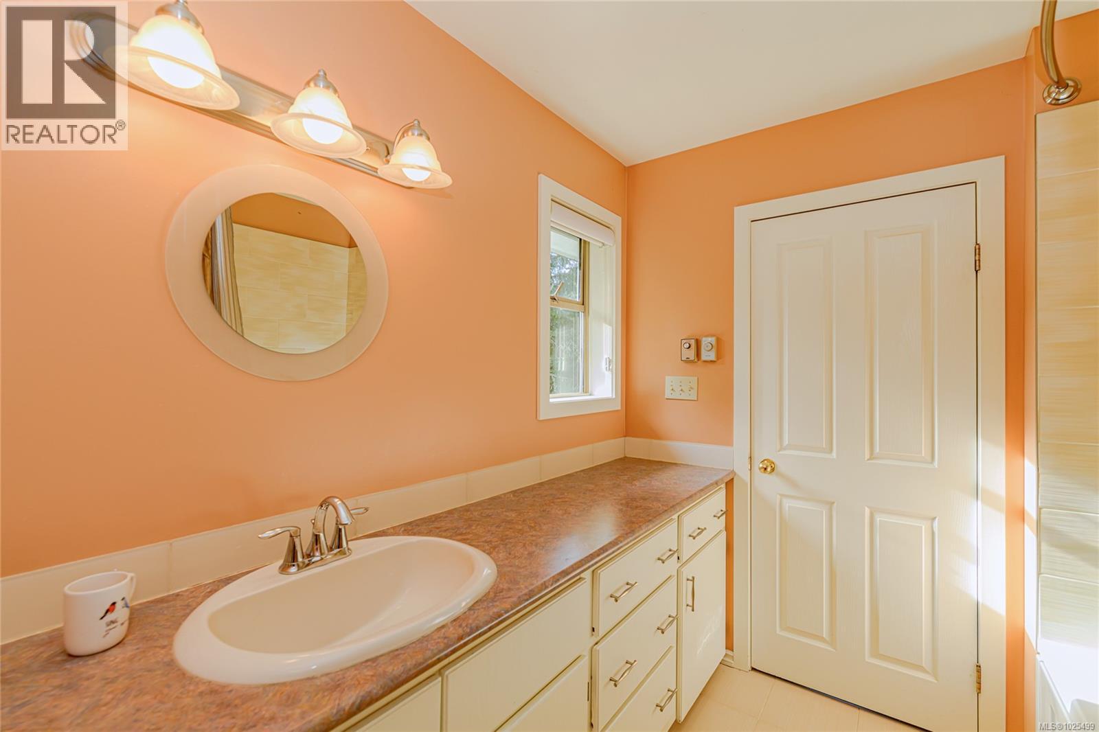  137 Forest Ridge Road, Salt Spring