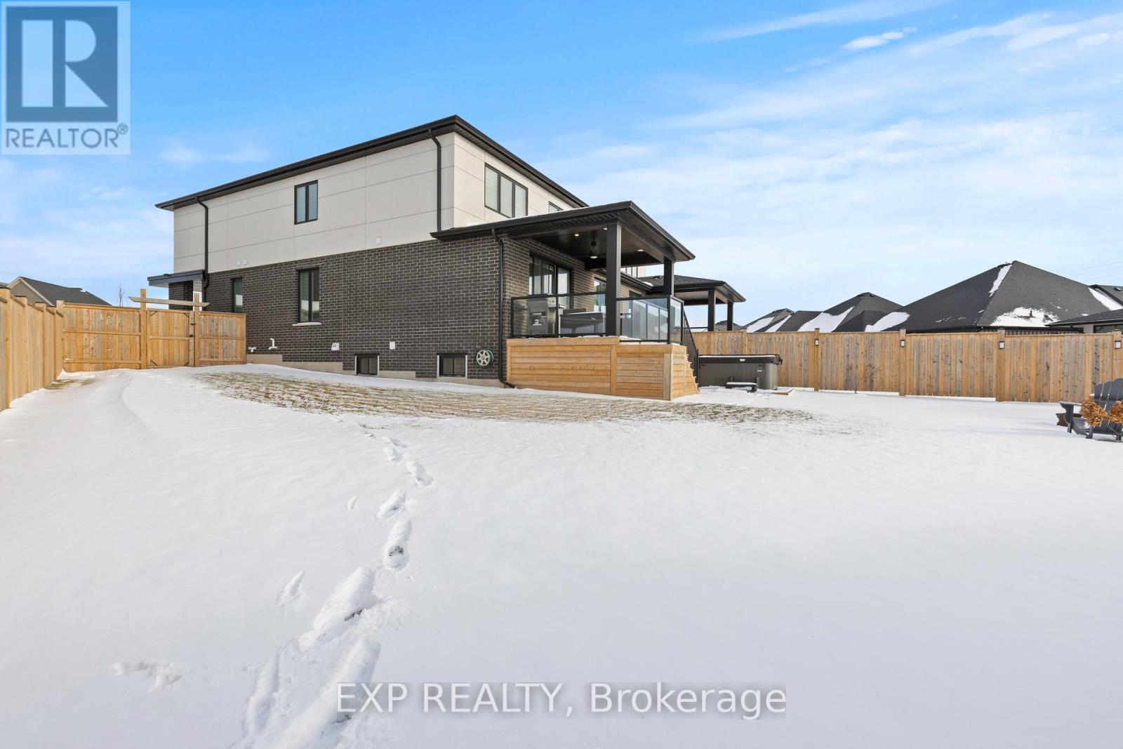 3919 MITCHELL CRESCENT — photo 39