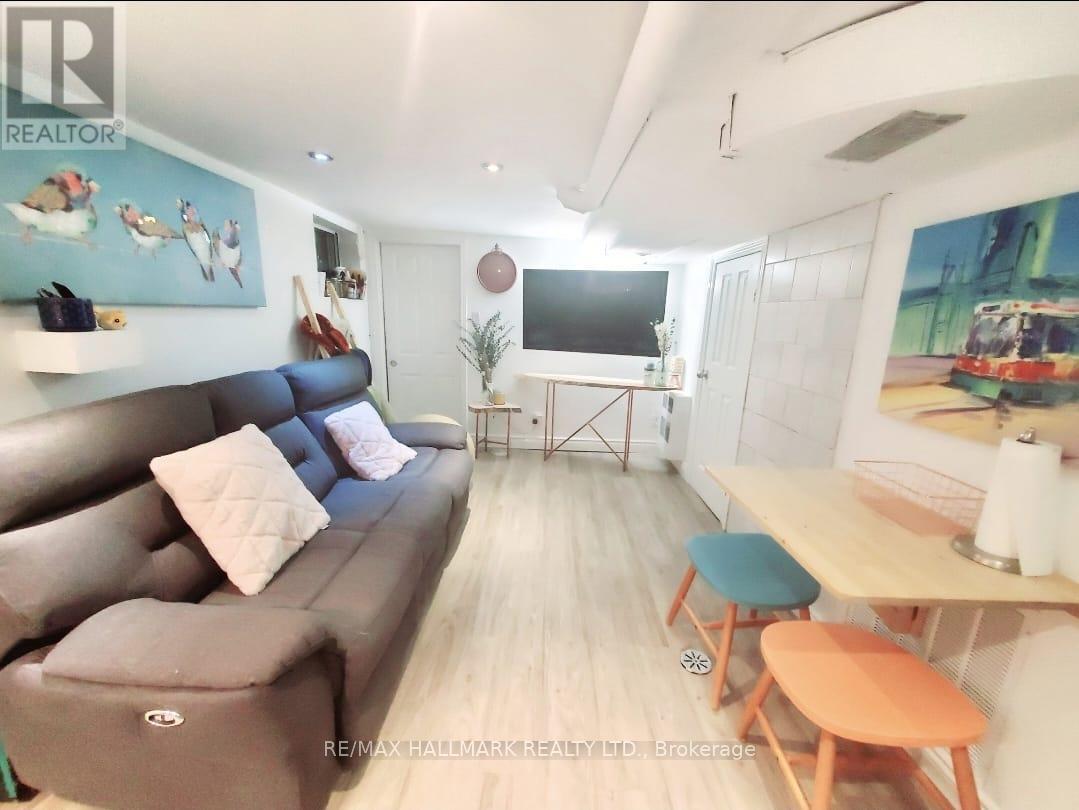 BSMT - 21 KHEDIVE AVENUE - Photo 2 of 9, Toronto (Englemount-Lawrence), Ontario