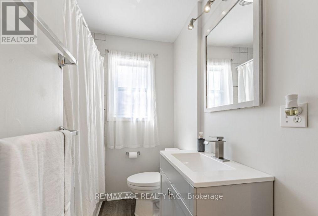 MAIN - 101 FLORA DRIVE - Photo 3 of 13, Toronto (Dorset Park), Ontario