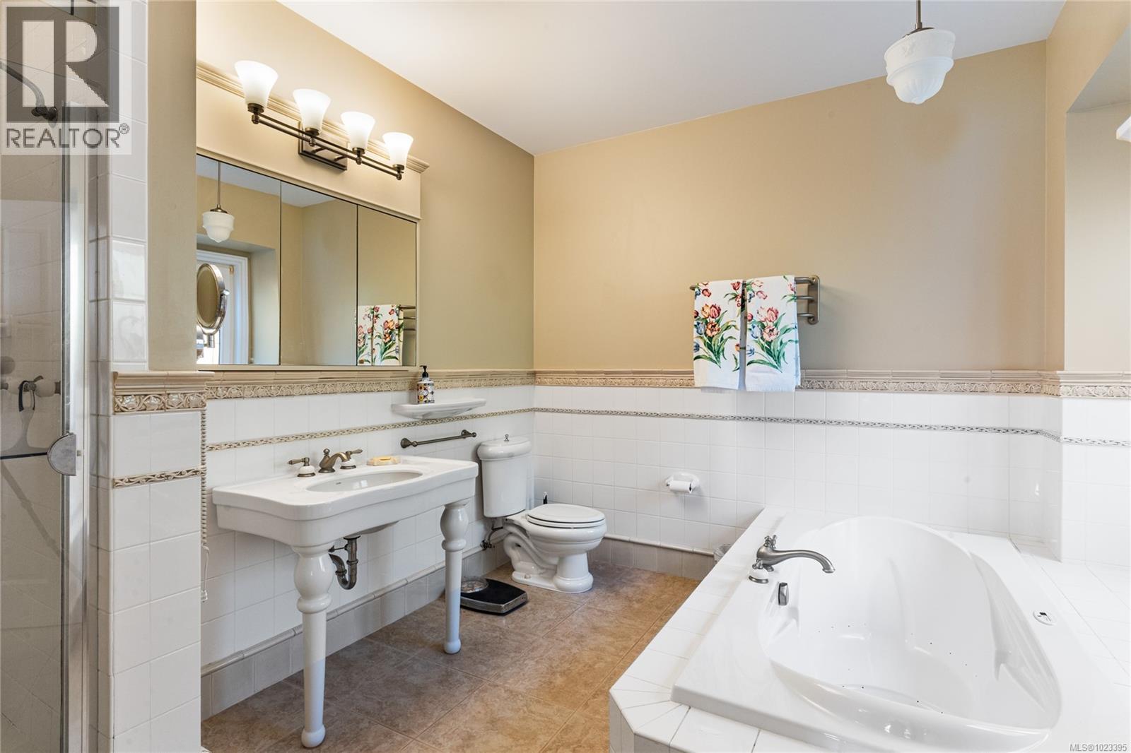  2555 Newman Road, Central Saanich