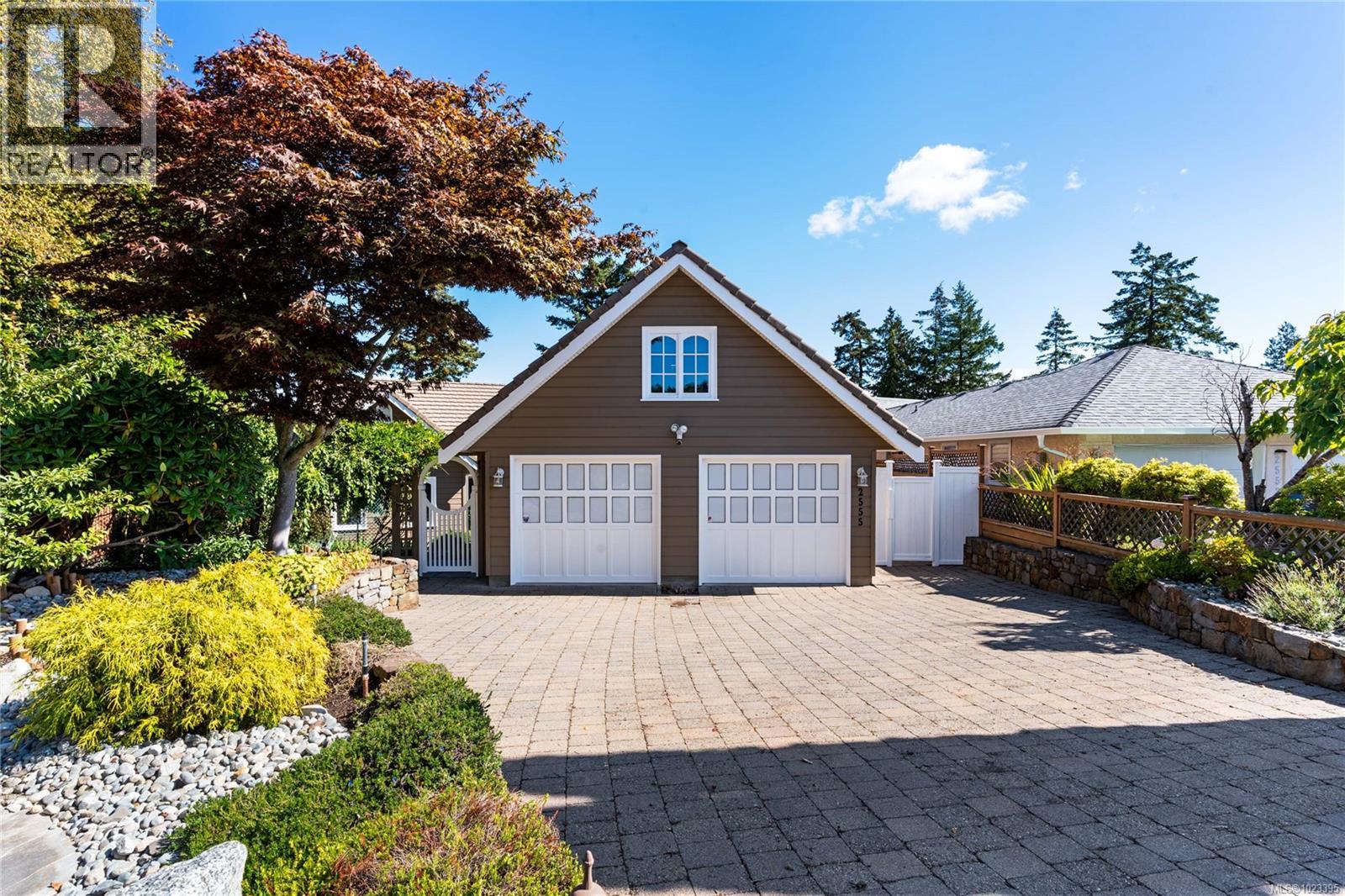  2555 Newman Road, Central Saanich